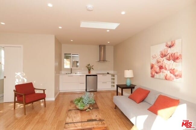 Building Photo - 4224 Beethoven St