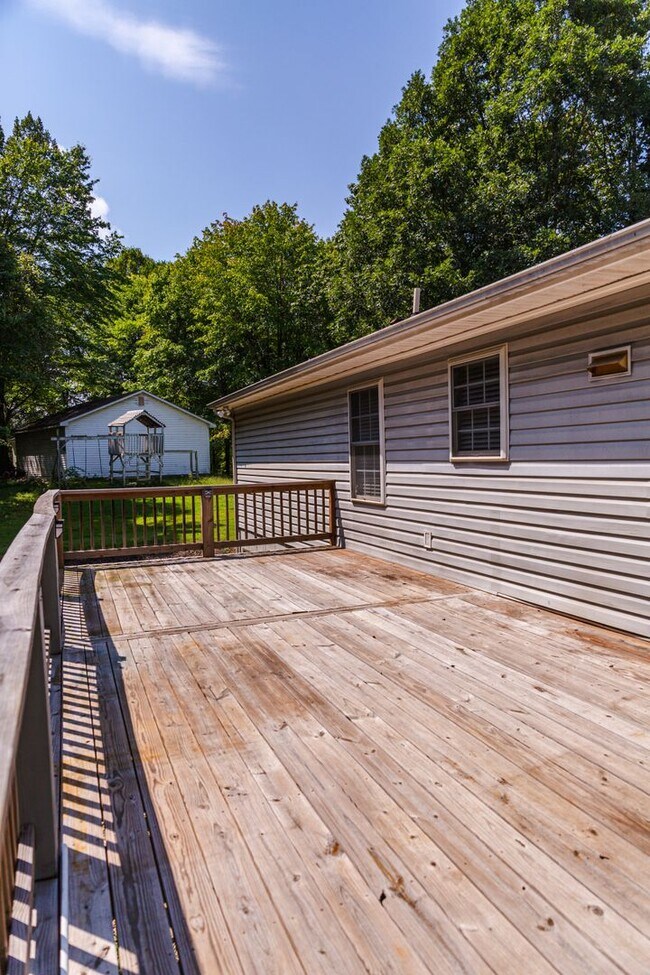 Building Photo - New Listing!