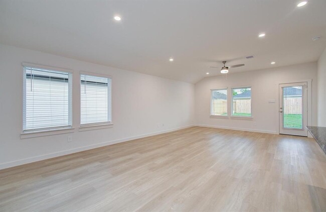 Building Photo - 1615 Battisti Dr