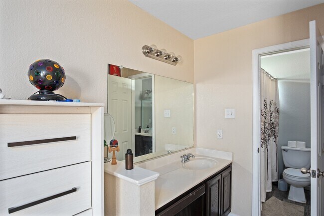 Building Photo - "FREE 2 WEEKS RENT! Spacious 4-Bedroom Oasis with 3.5 Baths at Harker Heights - 3,070 Sq Ft of Co...