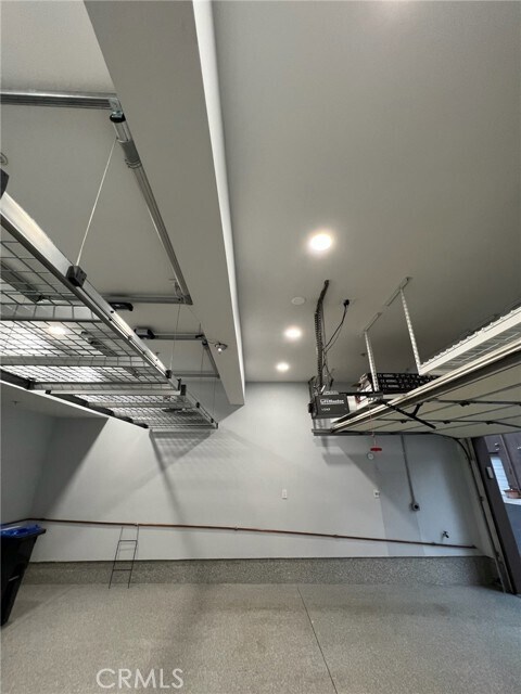 Building Photo - 226 Jeanette Ln