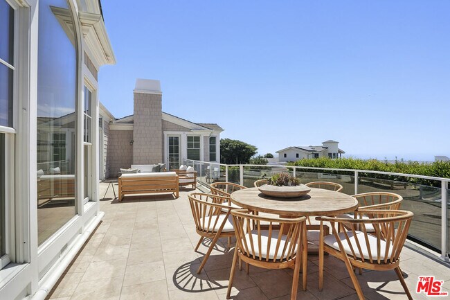 Building Photo - 7335 Birdview Ave