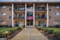 Building Photo - 5540 Karen Elaine Dr