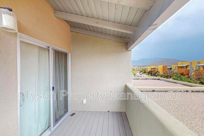 Building Photo - 1667 Domino Dr SE