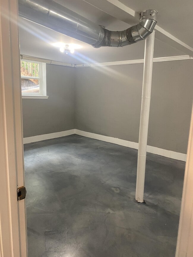 Building Photo - 14311 Veterans Memorial Hwy