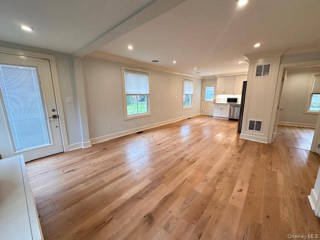 Building Photo - 414 Thompson St