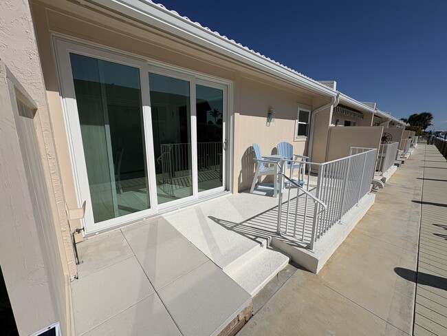 Building Photo - 907 Gibbs Rd