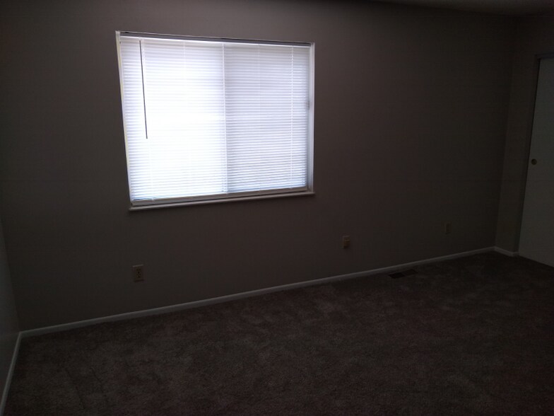 Building Photo - 5312 Boehm Dr