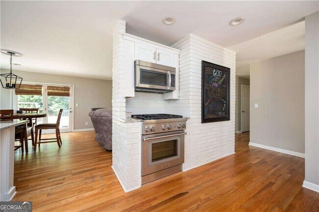 Building Photo - 3850 Beya Way