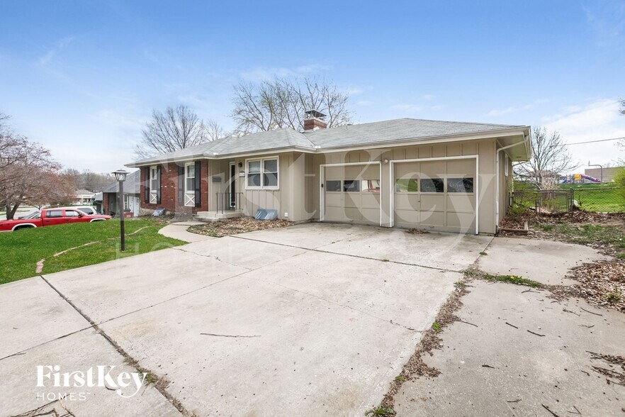 Building Photo - 804 NW Hearnes Ave