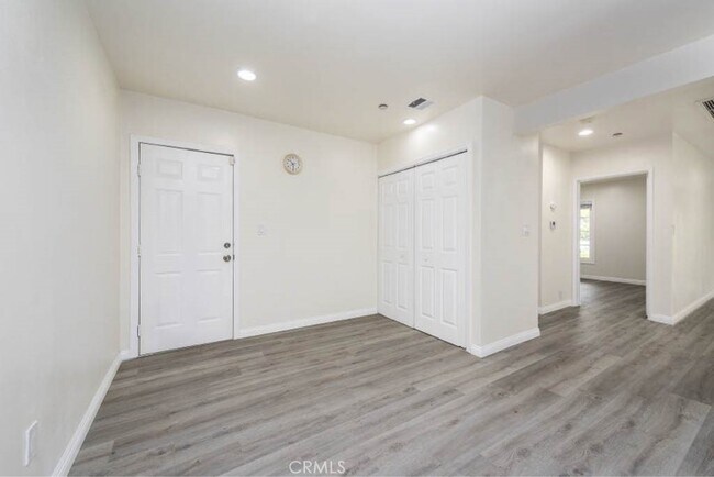 Building Photo - 506 San Luis Rey Rd