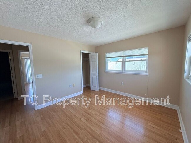 Building Photo - 342 Tarpon Ave