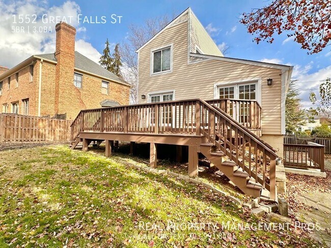 Building Photo - 1552 Great Falls St