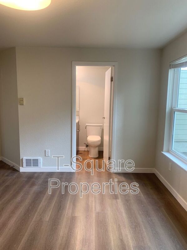 Building Photo - 8226 126th Ave NE