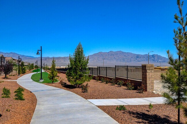Building Photo - COMFY and NEW 3 Bedroom Home in Skye Canyon!
