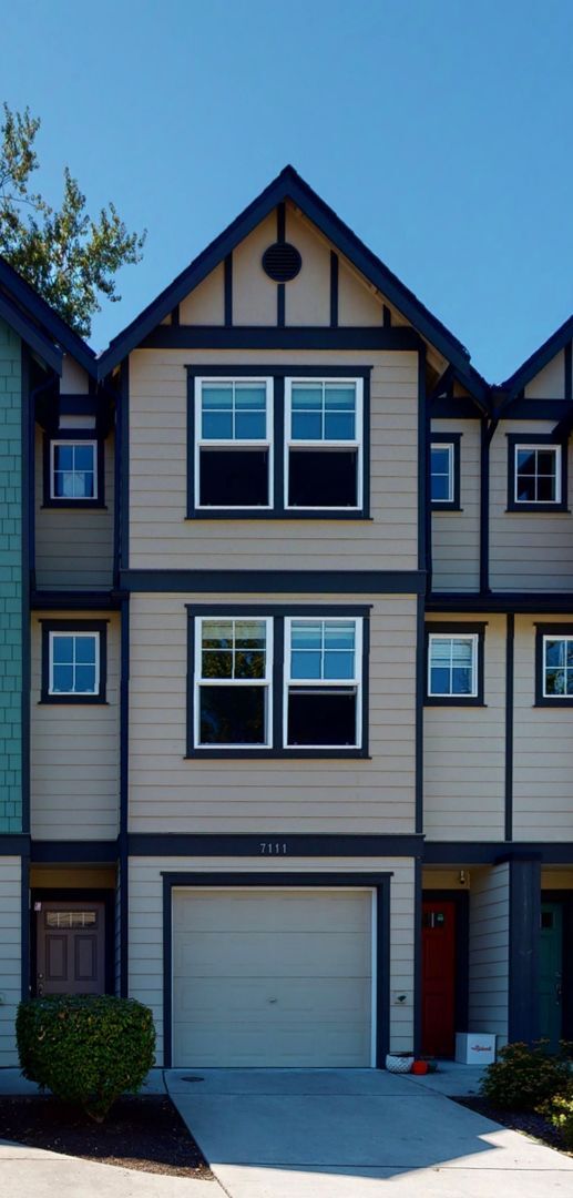 Building Photo - West Seattle Townhome - 2 bedroom 2 bathroom located in Sylvan Ridge Townhomes!  Available now!