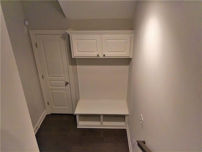 Building Photo - 4475 Donahue Ave