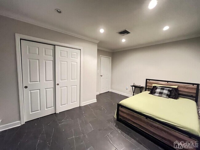 Building Photo - 15 Barnett Pl