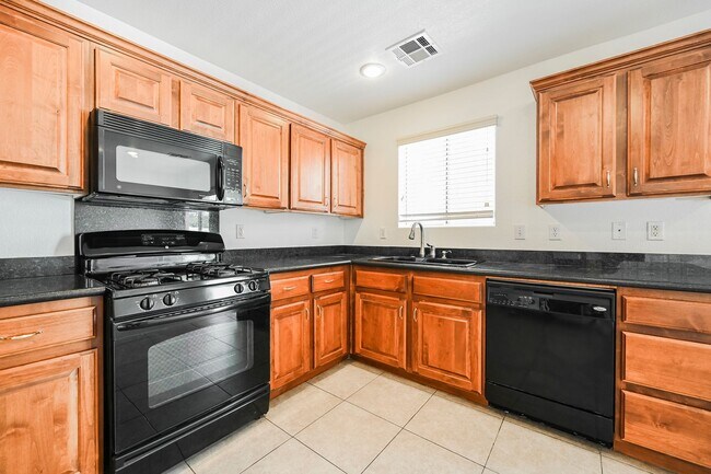 Building Photo - 3 Bedroom, 2.5 Bath Two-Story Home Located In The Charming Southwest Area!