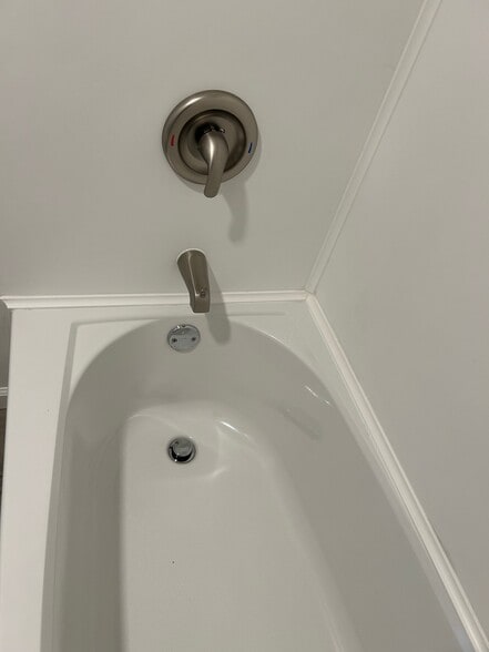 Building Photo - 112 W 3rd St N