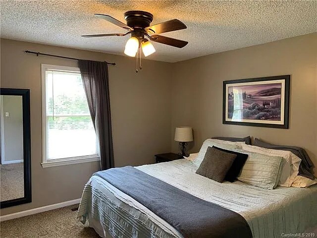 Building Photo - 206 Ross Ct