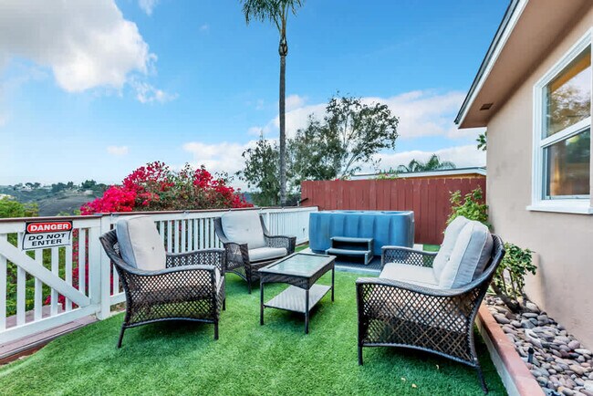 Building Photo - 4853 Twain Ave