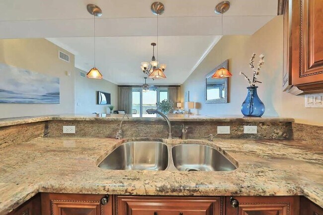 Building Photo - 157 Marine St