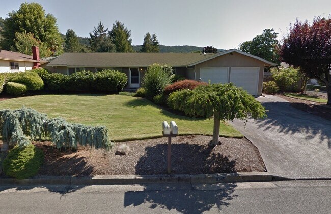 Building Photo - 3045 W Shasta Ave