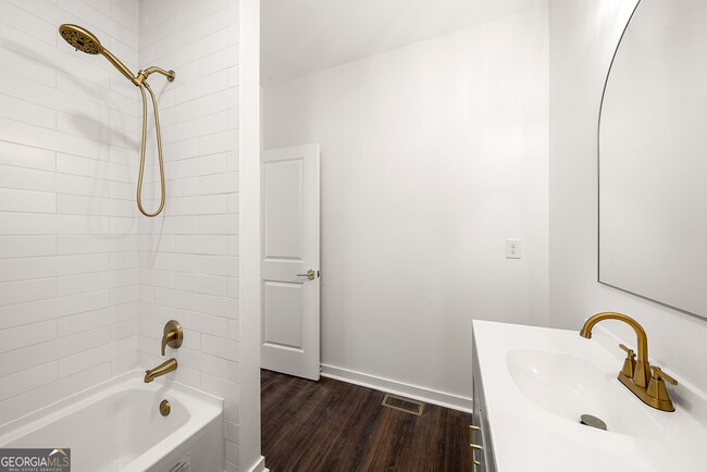 Building Photo - 600 Trump Ct