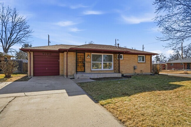 Building Photo - Beautiful 4-bedroom, 2-bathroom home located in the vibrant city of Westminster,