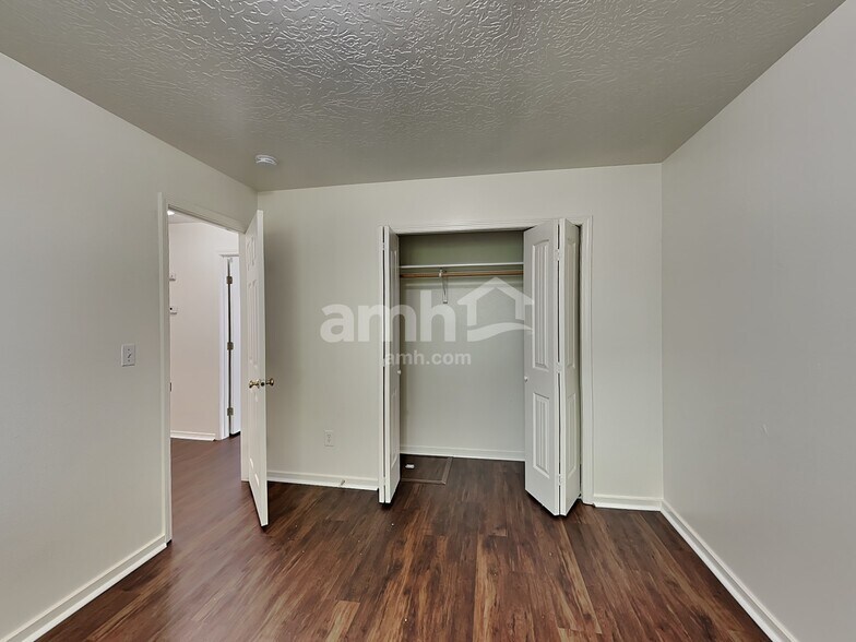 Building Photo - 2016 W Sego Prairie St