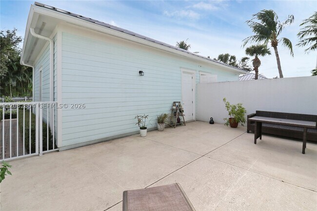 Building Photo - 1184 Islamorada Dr