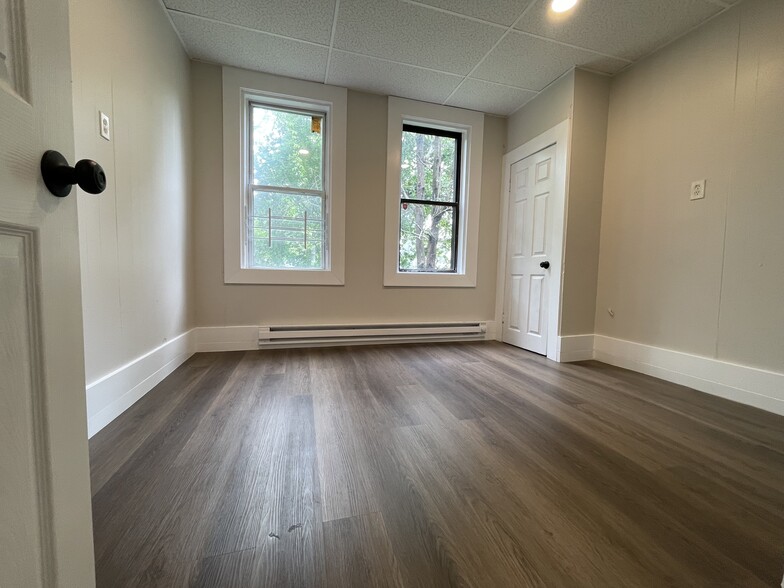 114 Neptune Ave 1R - 115 Neptune Ave