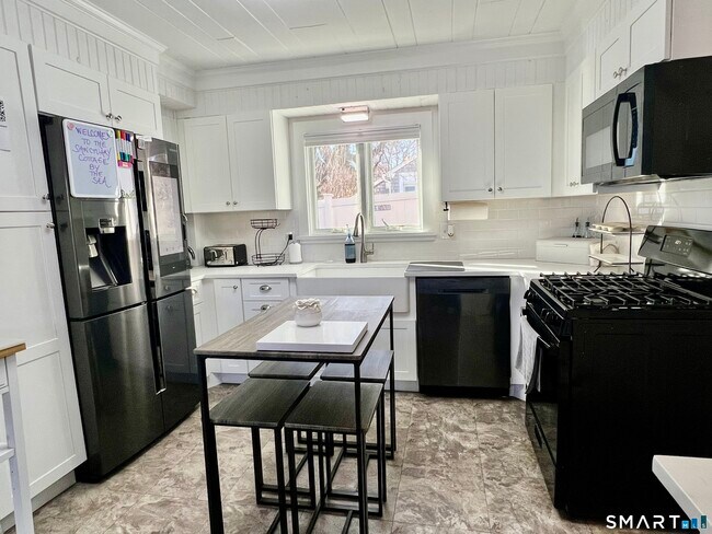 Building Photo - 624 Vineyard Point Rd