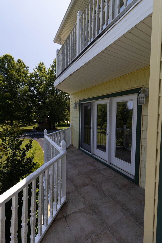 Building Photo - 2084 Allenridge Dr