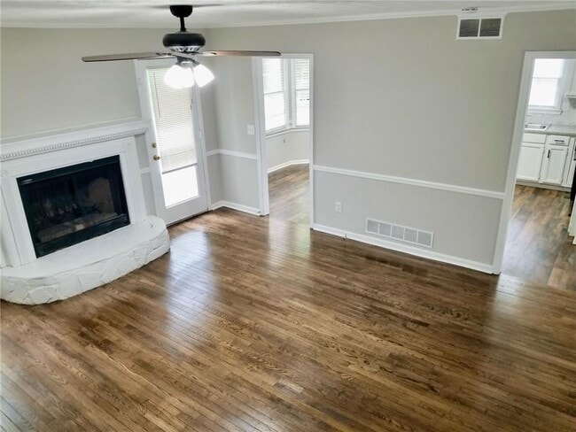Building Photo - 4006 Evelyn Dr