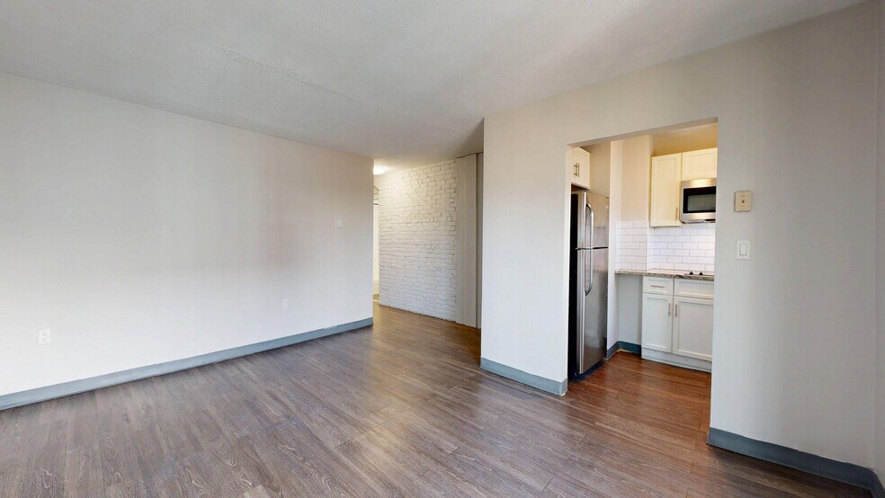 Building Photo - 298 Meridian St