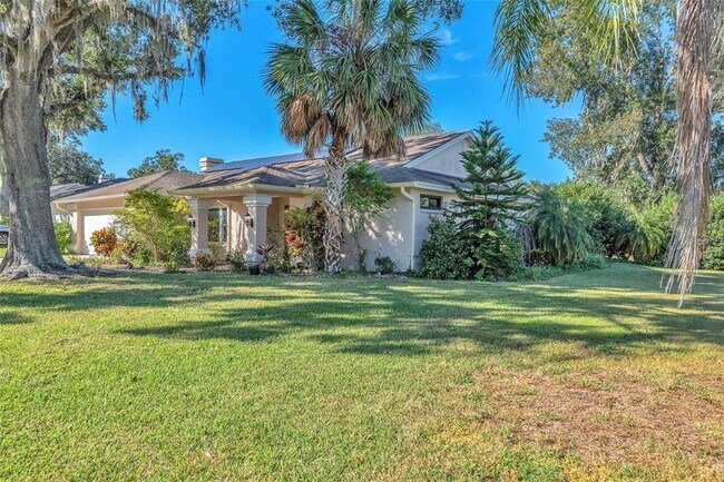 Building Photo - 1702 Horseshoe Dr