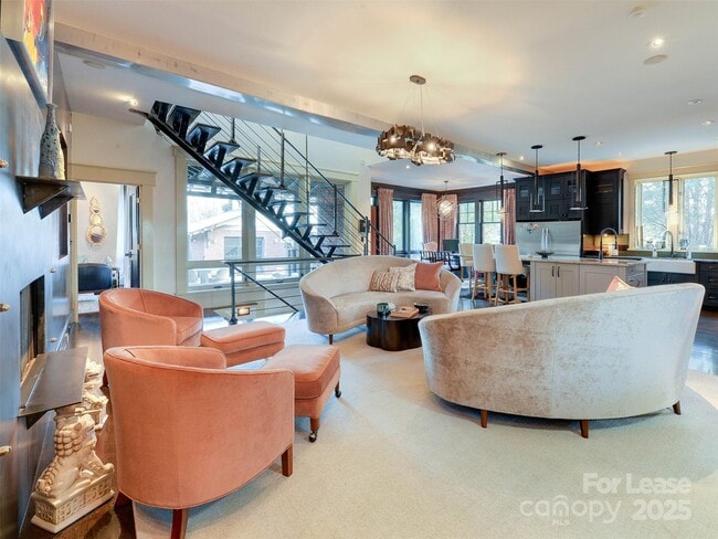 Building Photo - 1413 Devon Dr