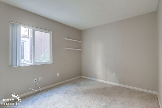 Building Photo - Stylish 2Bdm 1Ba Condo in the Waterbridge ...