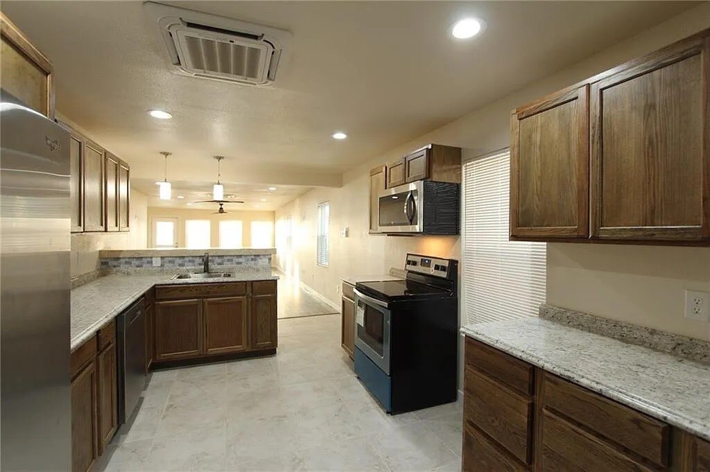 Building Photo - 516 Riney Rd