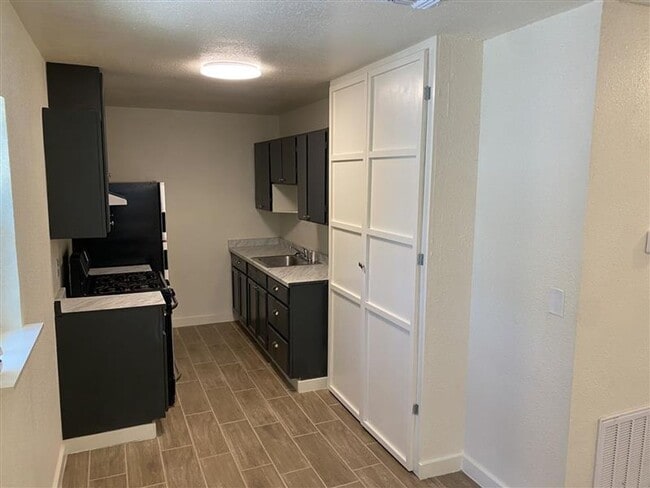 Building Photo - 5514 Little Creek Dr