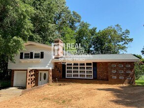 Building Photo - 926 Hilltop Blvd