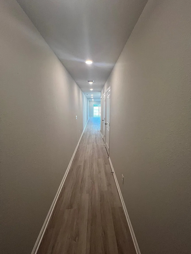 Building Photo - 840 Hartshill Pl