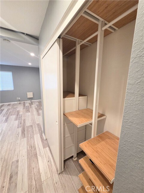 Building Photo - 327 Chestnut Ave