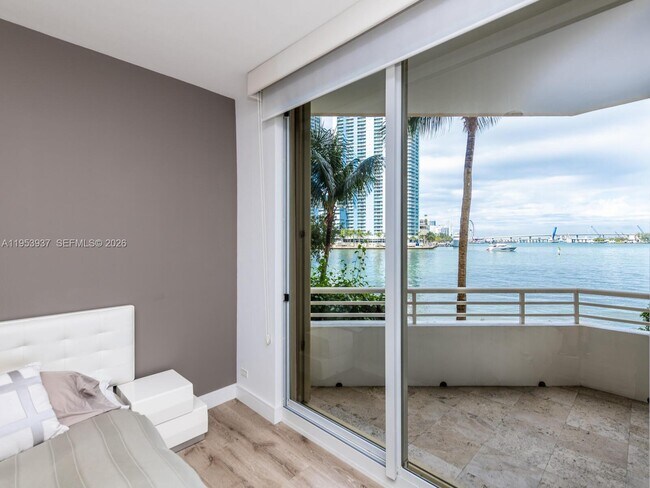 Building Photo - 888 Brickell Key Dr