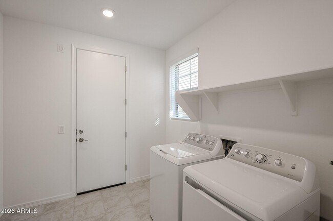 Building Photo - 7669 Bronco Trl