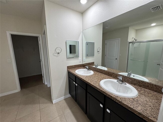 Building Photo - 10829 Trailing Vine Dr