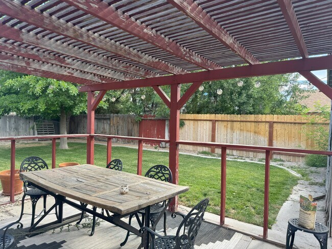 Building Photo - 2460 Brookside Way