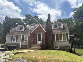 Building Photo - 57 Swan Ave